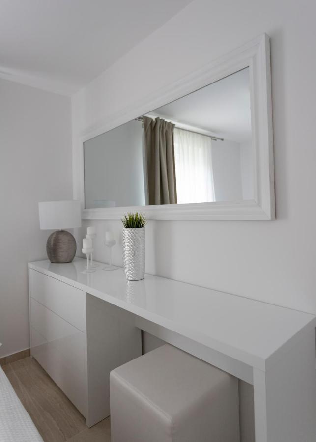 Luxury Mantinela Apartment Малинська Екстер'єр фото