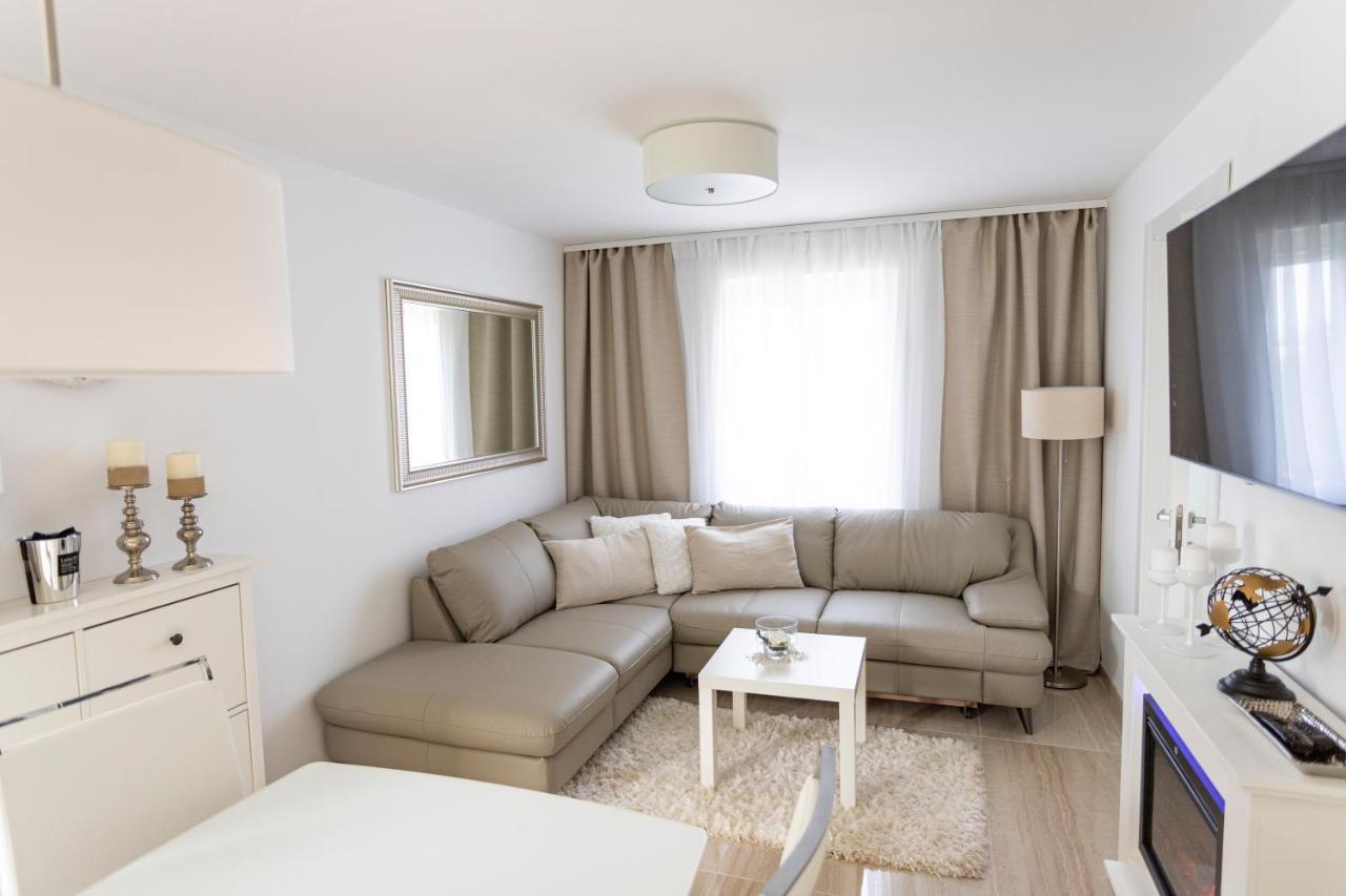 Luxury Mantinela Apartment Малинська Екстер'єр фото