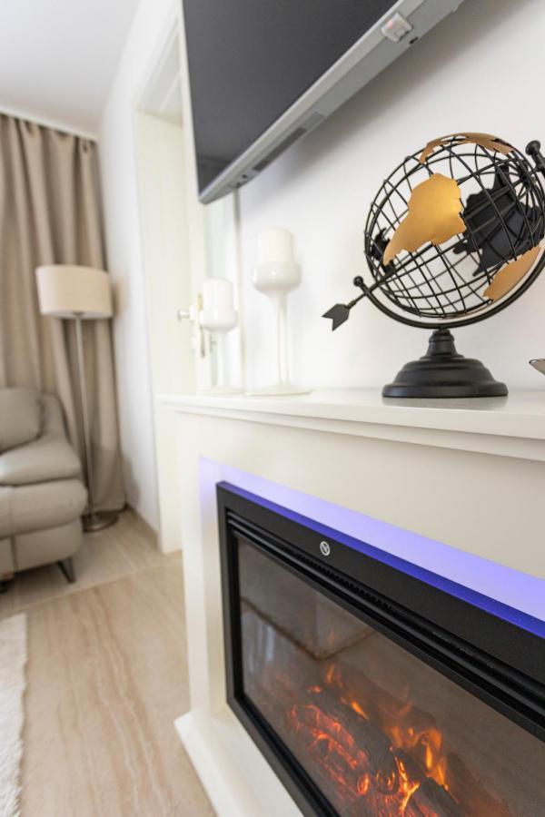 Luxury Mantinela Apartment Малинська Екстер'єр фото