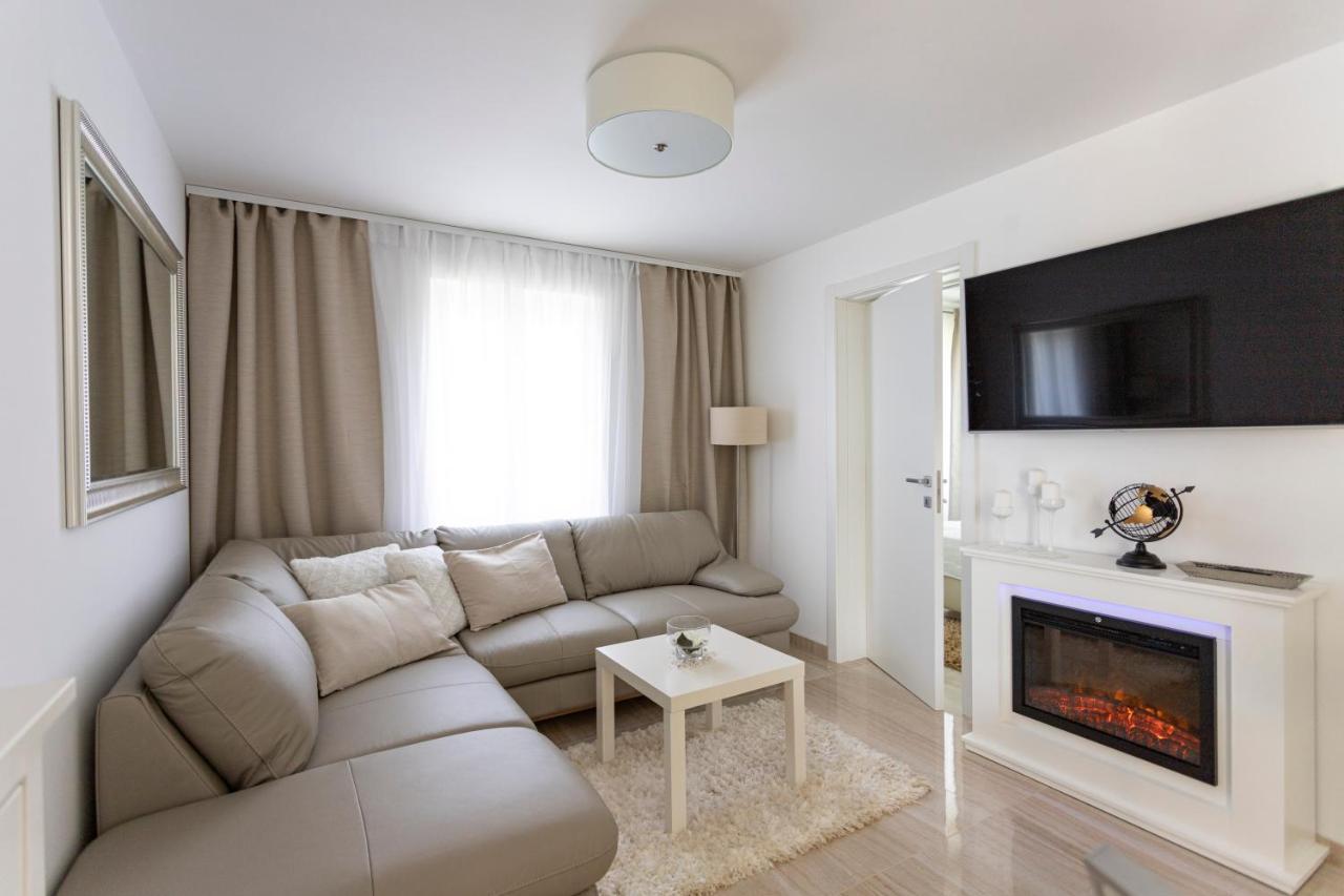 Luxury Mantinela Apartment Малинська Екстер'єр фото