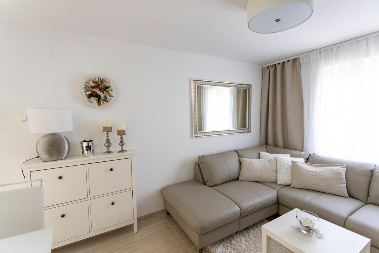 Luxury Mantinela Apartment Малинська Екстер'єр фото